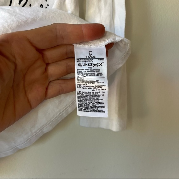 🌼 5/$25 Old Navy Girls Long Sleeve Graphic Tee Shirt Kindness Matters Size 6T - Picture 4 of 6